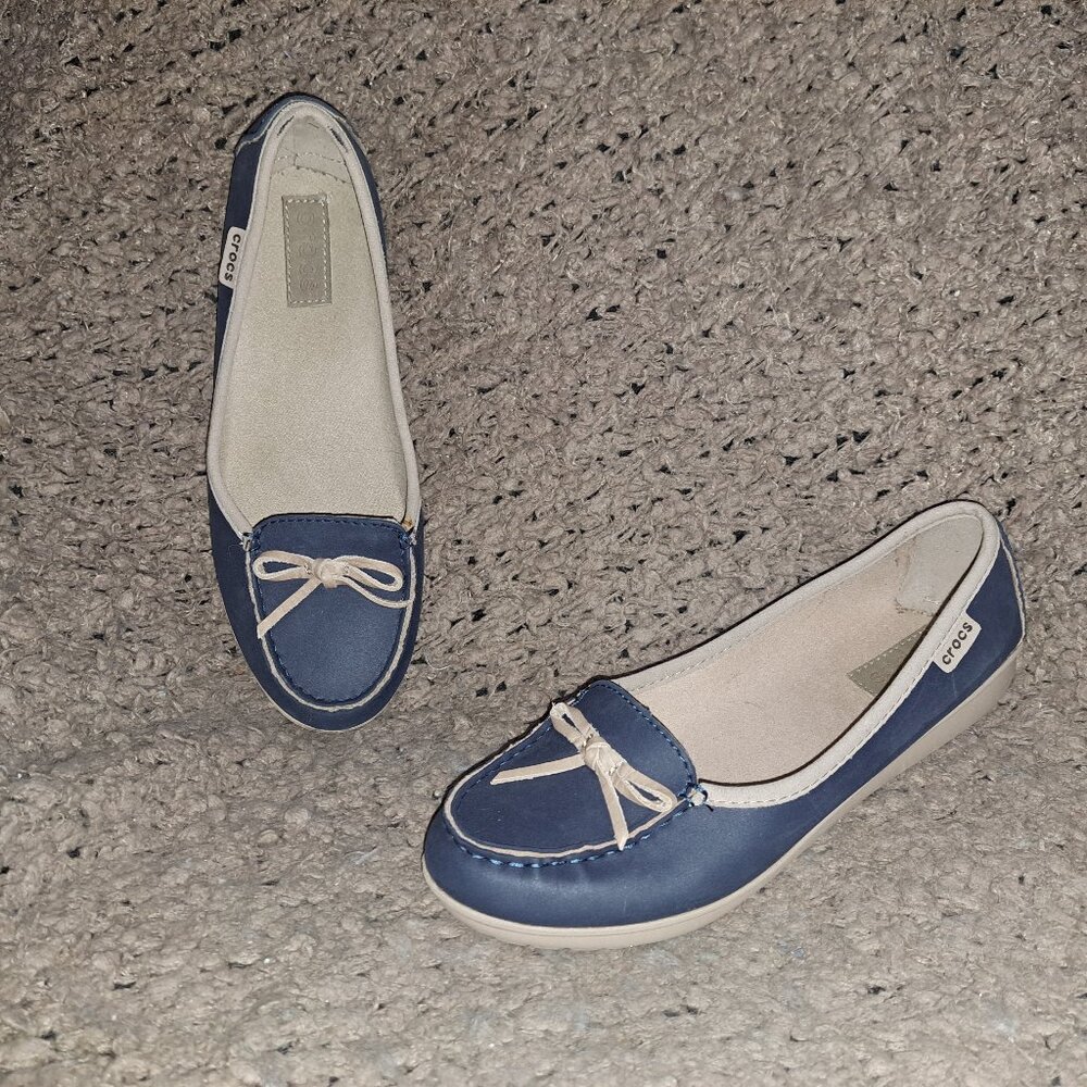 CROCS-#16209-Closed Toe Loafers With Bow-Blue/Tan-Sz 9-Near Mint